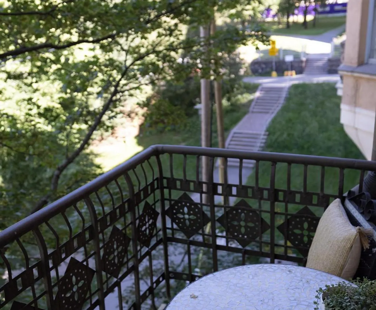 2Ndhomes 2Br City Center Apartment With Balcony & Park View Helsinki