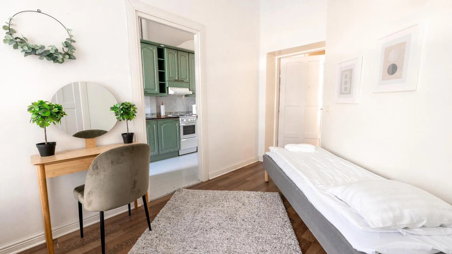 2Ndhomes 2Br City Center Apartment With Balcony & Park View Helsinki Finland